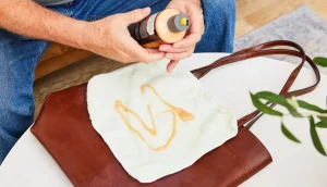 راه‌های افزایش طول عمر محصولات چرمی: کنترل رطوبت چرم
